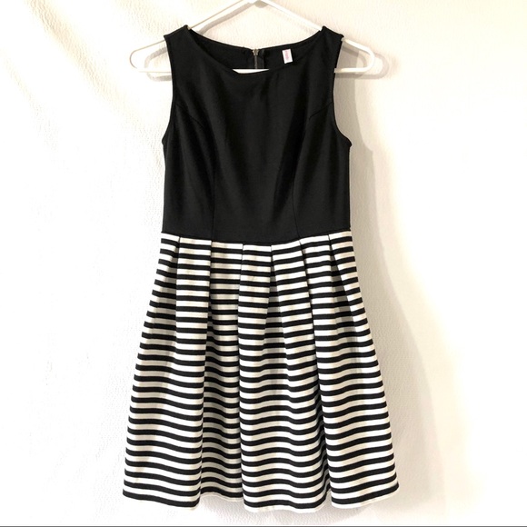 Xhilaration Dresses & Skirts - xhilaration Black and White Striped Dress